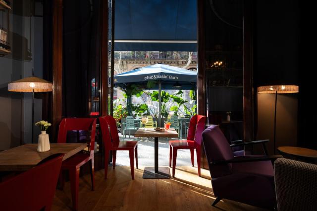 Chic & Basic Born Boutique Hotel