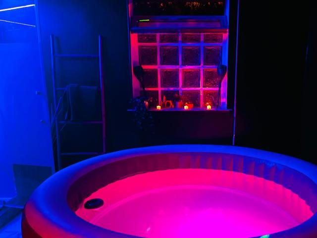 Romantic Jacuzzi Suite