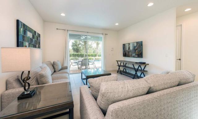 Spacious 8 Bdrm Retreat with Themed Bedrooms in Encore