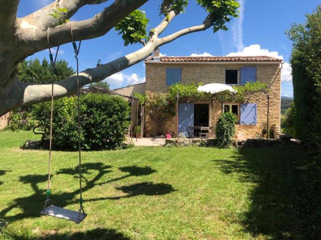 Maison de charme provençale en pierre