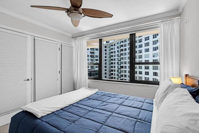 2 Bedrooms Unit OceanFront Resort The Alexander