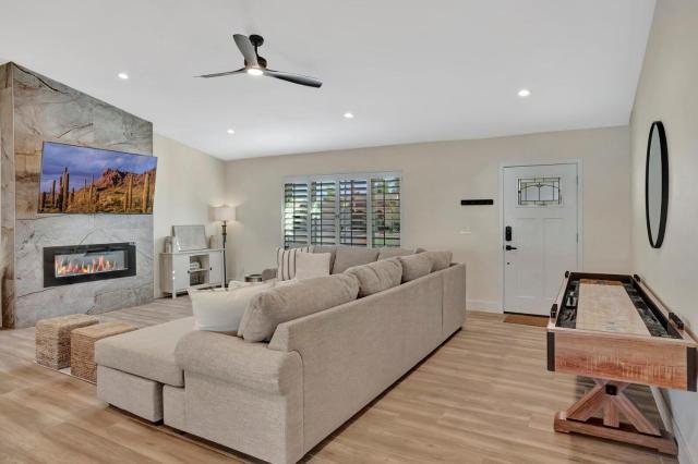 Slice Of Paradise, Remodel w FREE Heated Pool
