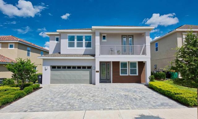 Spacious 8 Bdrm Retreat with Large Private Patio in Encore