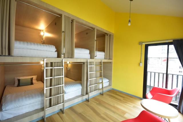 Bangkok Silom chat box hostel