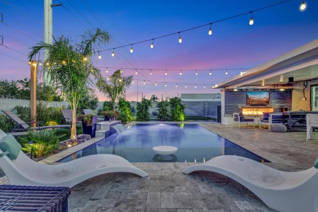 Gorgeous Scottsdale Home w Heated Pool