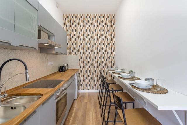 New Central and Convenient Flat