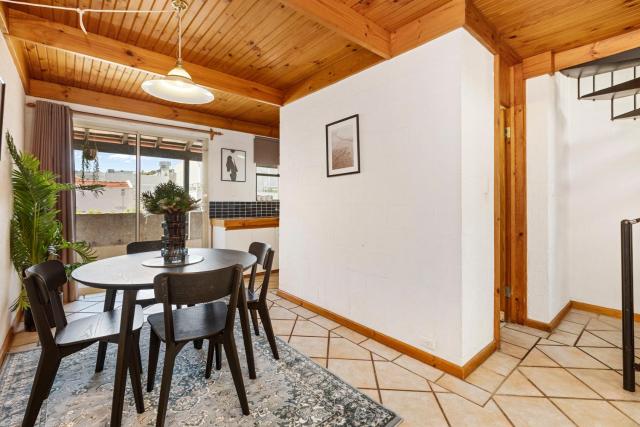 16 Cottesloe - steps from beach - sleeps 3