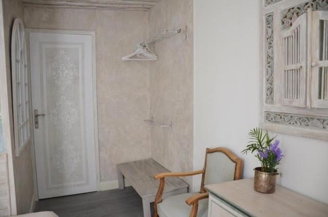 Petite chambre 2 personnes dans maison d'artiste centre ville