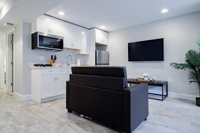 Central DC Flat Sleeps 3 Convention Center