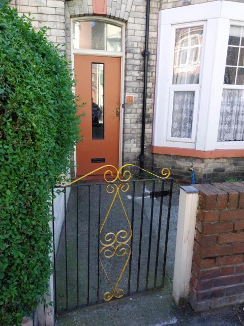 170 Victoria Road - 1 bed ground floor flat