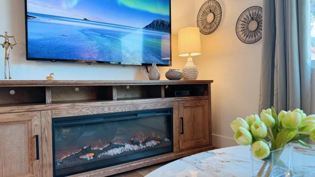 Cozy 2B1B Apt Prime Location Newly Remodeled