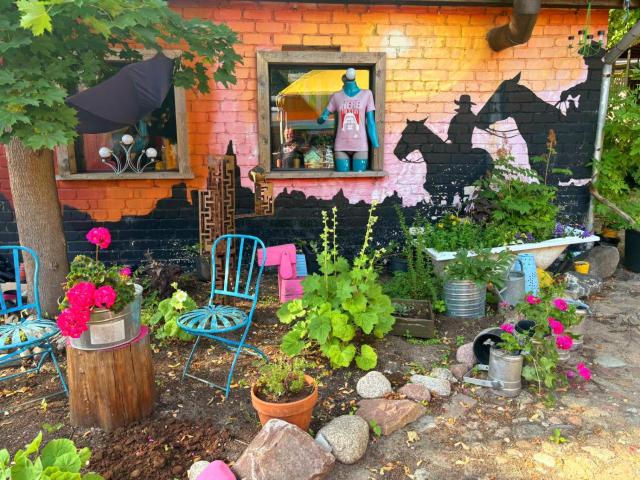 Gypsy Camp Apartments & Glamping