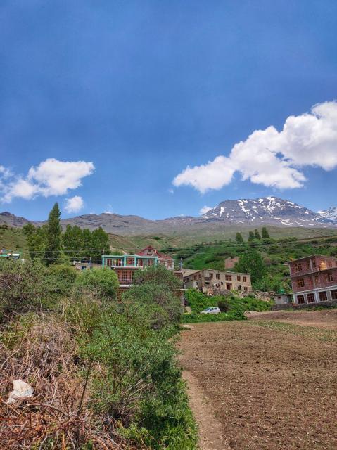 Bros Hostel & Cafe, Sissu