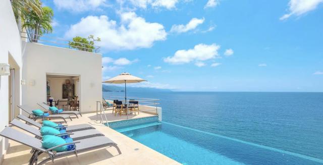 High End Modern Balb Villa in Conchas chinas