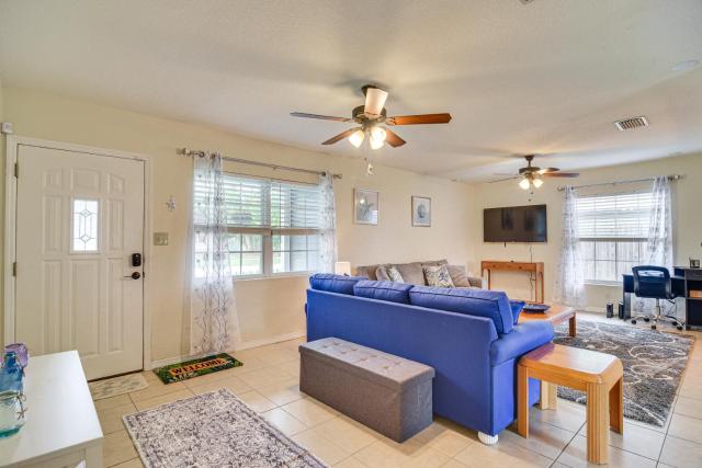 6 Mi to Beaches! Seminole Home w/ Furnished Patio