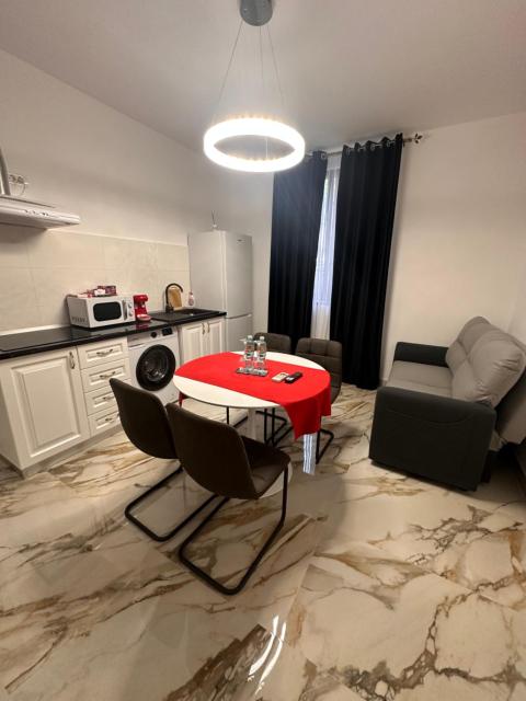 Fabian Apart CenterTown