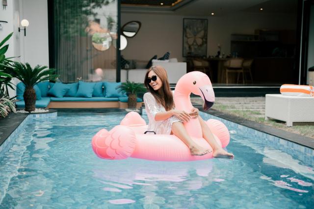 Seminyak vila 4 Bedroom with private pool near Beach Lafavela