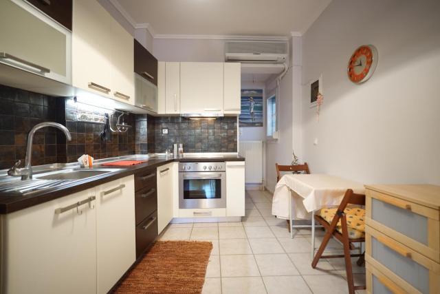 Isthmos Apartment by Golden Host