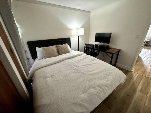 Cozy Centrally-located Condo in Honolulu - 30 day minimum stay