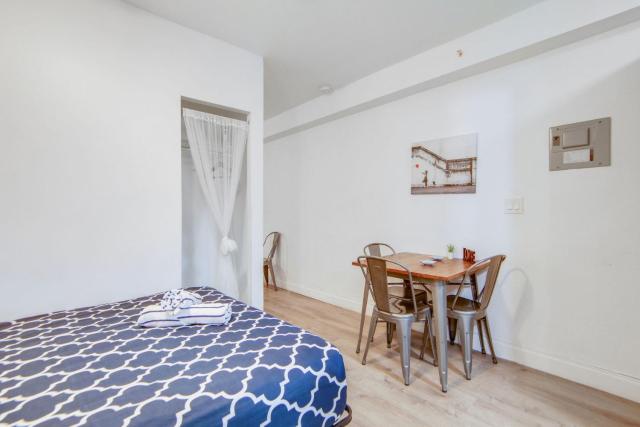 Private Ocean Dr Apt w/2 Queen Beds, Steps 2 Beach