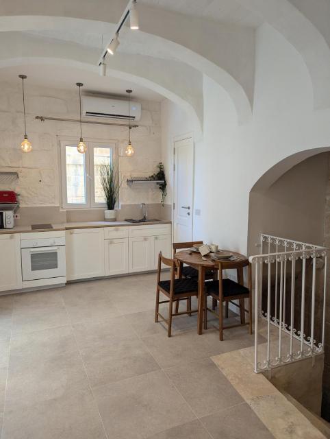 35, Valletta Boutique Escape