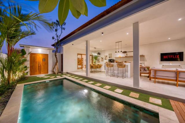 PROMO Chic and Comfy 3bd Pererenan Villa with Pool