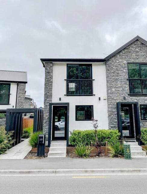 Hagley Park Townhouse