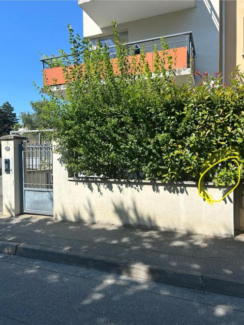 L'Émile Lécrivain parking facile