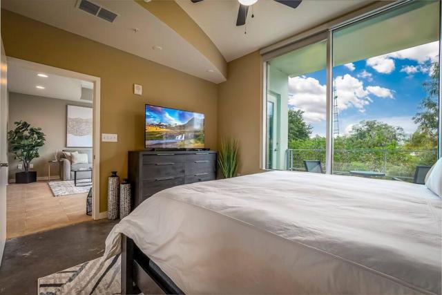 Stunning & Luxurious 2Bed 2Bath Open floor plan
