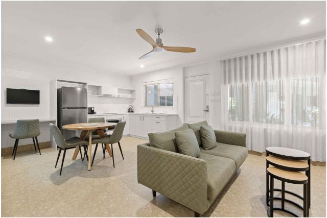 Moonlight Bay Suites