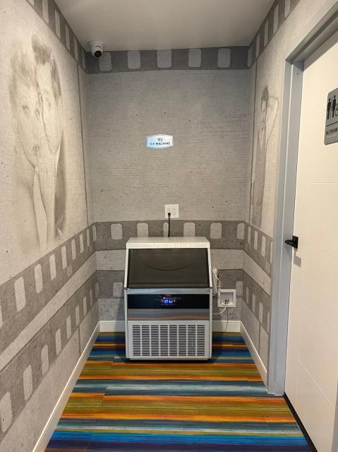 Hotel Rudra - Hollywood
