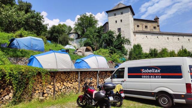 Stanovanie pod Starým zámkom - Camping