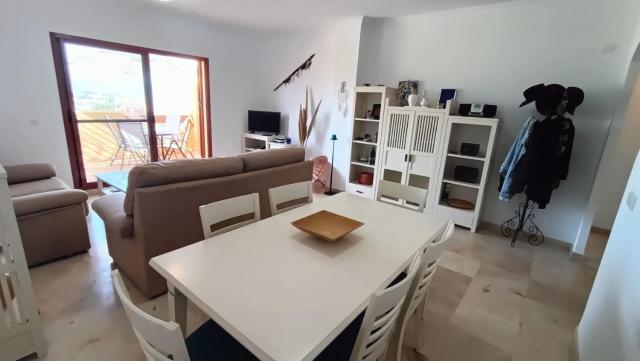 Penthouse roof terrace 2 beds with panoramic vues of sea and mountains