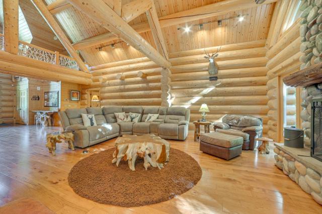 14 Mi to Slopes: Lodge on 104 Acres in Boyne City