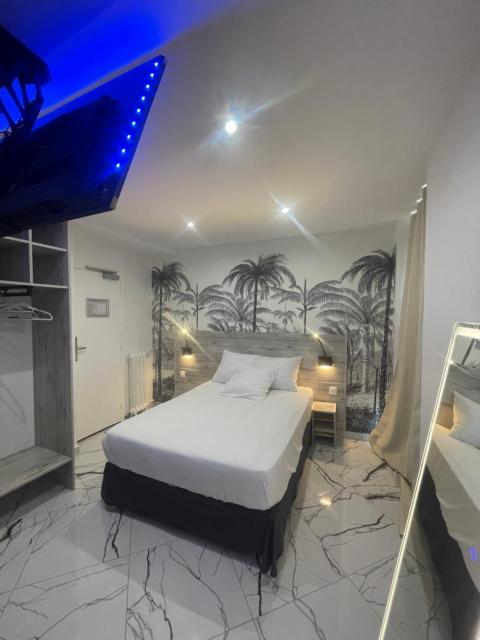 Modern's Hotel