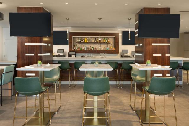 DoubleTree by Hilton Miami North I-95