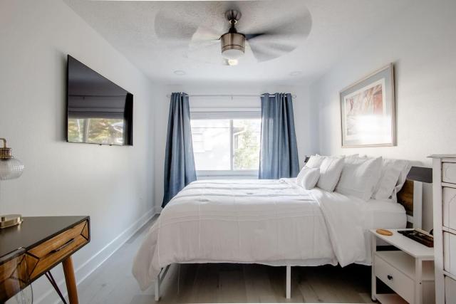 Charming 1-Bedroom Oasis in the Heart of Downtown