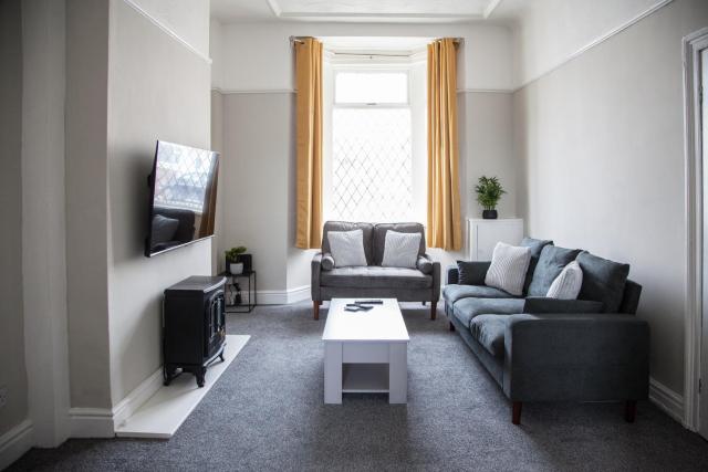 Spacious House 10min to Liverpool Centre
