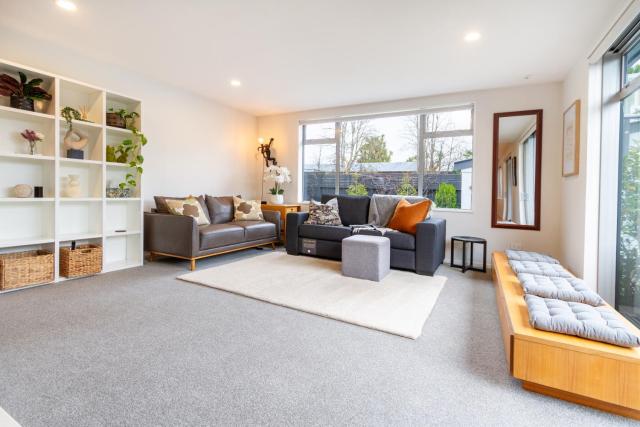 Private Family City Retreat, Sleeps 8