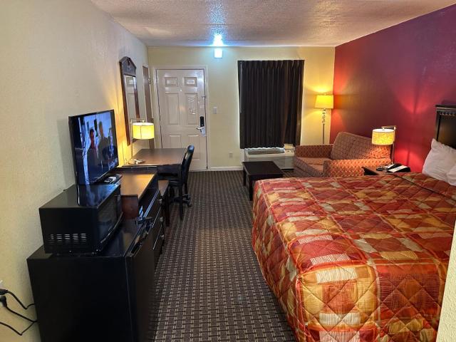 Royal Inn - Anniston