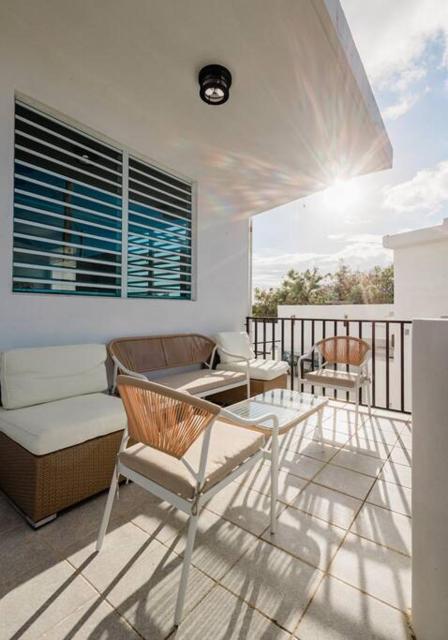 Casa Mariposa - Hilltop home with Pool and Rooftop