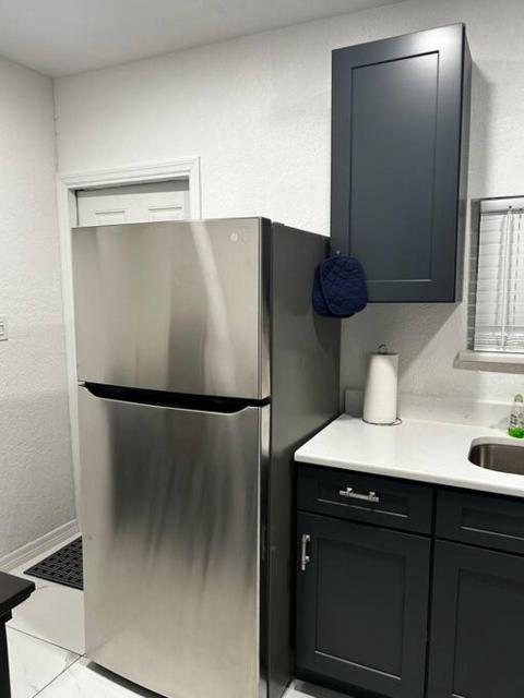 Private Studio Suite in Central Orlando With Full kitchen