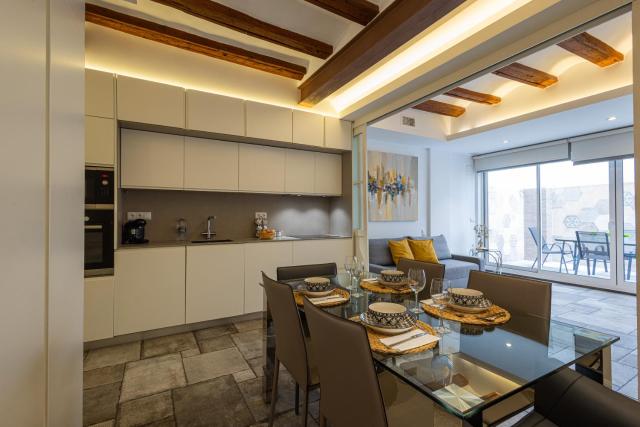 FLORIT FLATS - CENTER MODERN 1BR 2Bth TERRACE WI-FI AC
