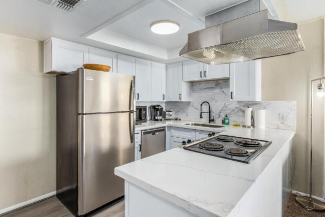 Greenbelt Condo-patiopooltennisold Town 5min