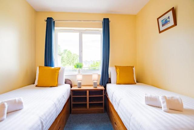 3 Bedroom Apartment Sleeps 5 WiFi Included