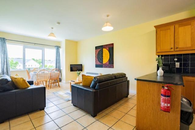 3 Bedroom Apartment Sleeps 5 WiFi Included