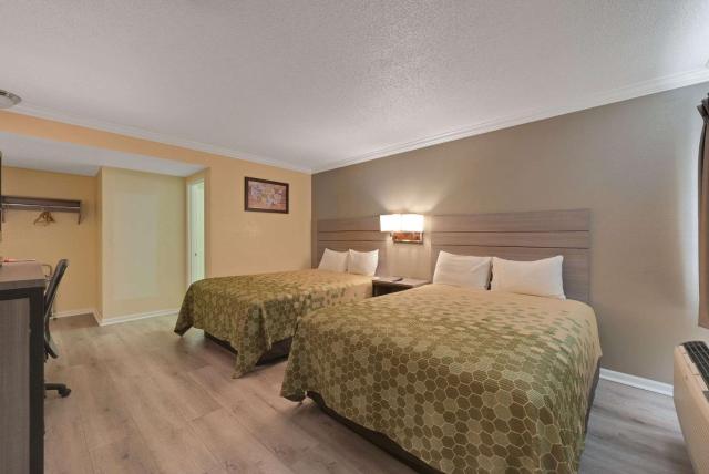 Econo Lodge Woodland near I-5