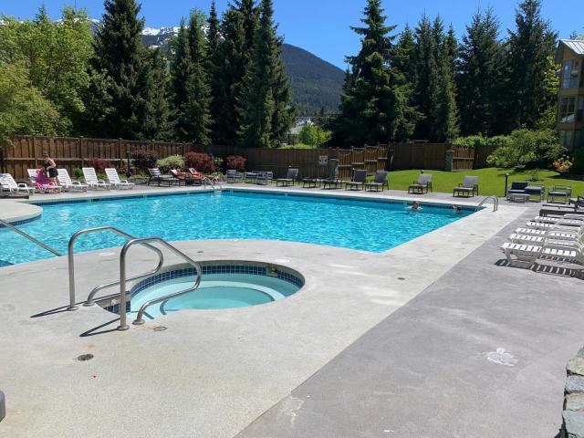 Cascade Lodge Whistler with brand new heat & air conditioning pump, front desk check in services, ski valet service, bike storage room, boot & glove dryer, 2 hot tubs, year round heated swimming pool, gym, sauna, change rooms & showers, WIFI & cable TV