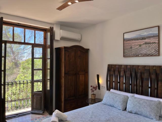 HOTEL BODEGA VERA DE ESTENAS