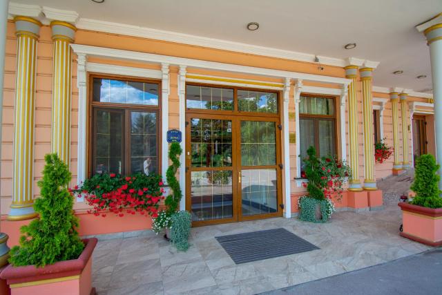 Hotel Villa Majur